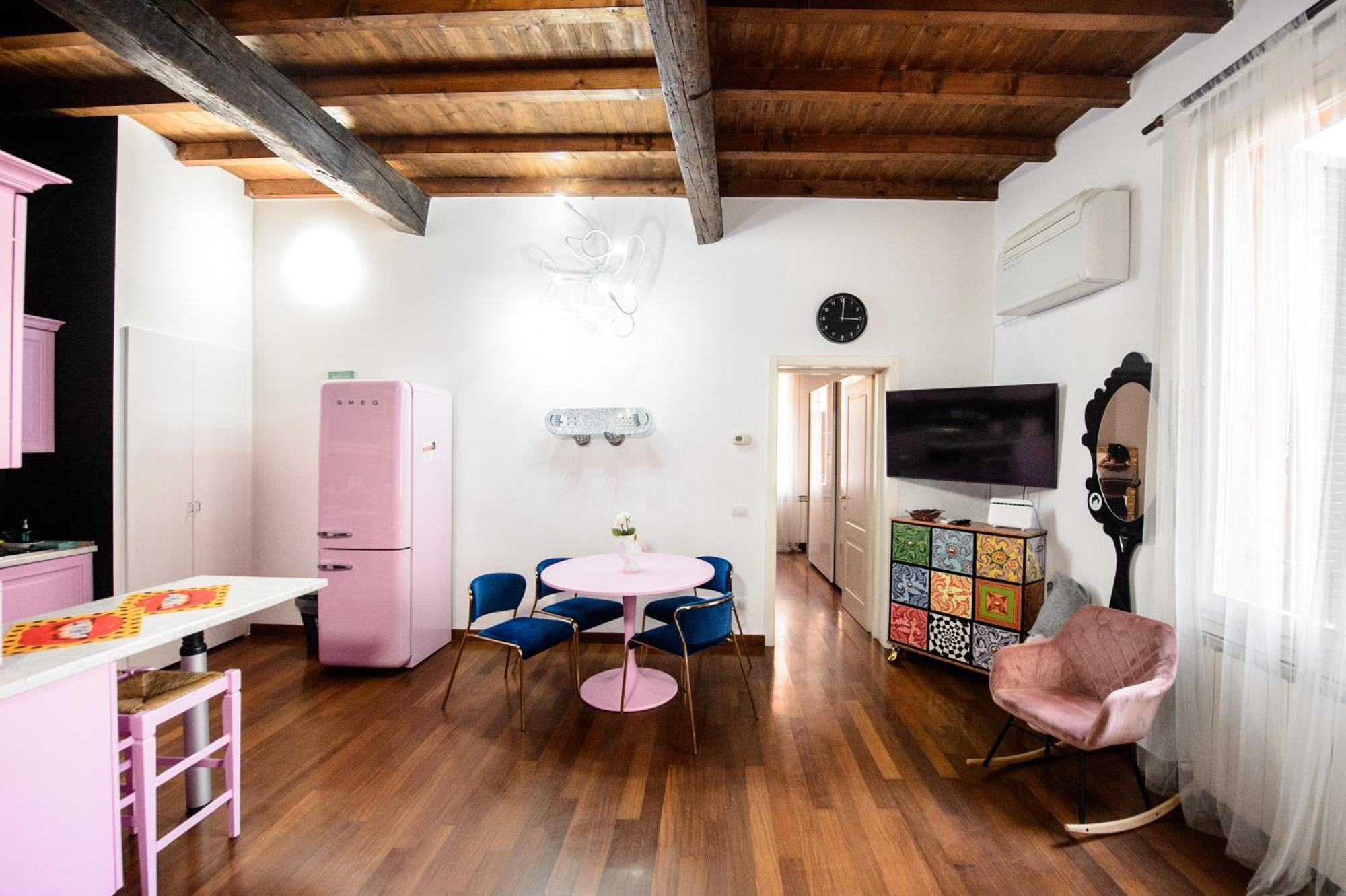 Apartment Pink House Tortellinosuite